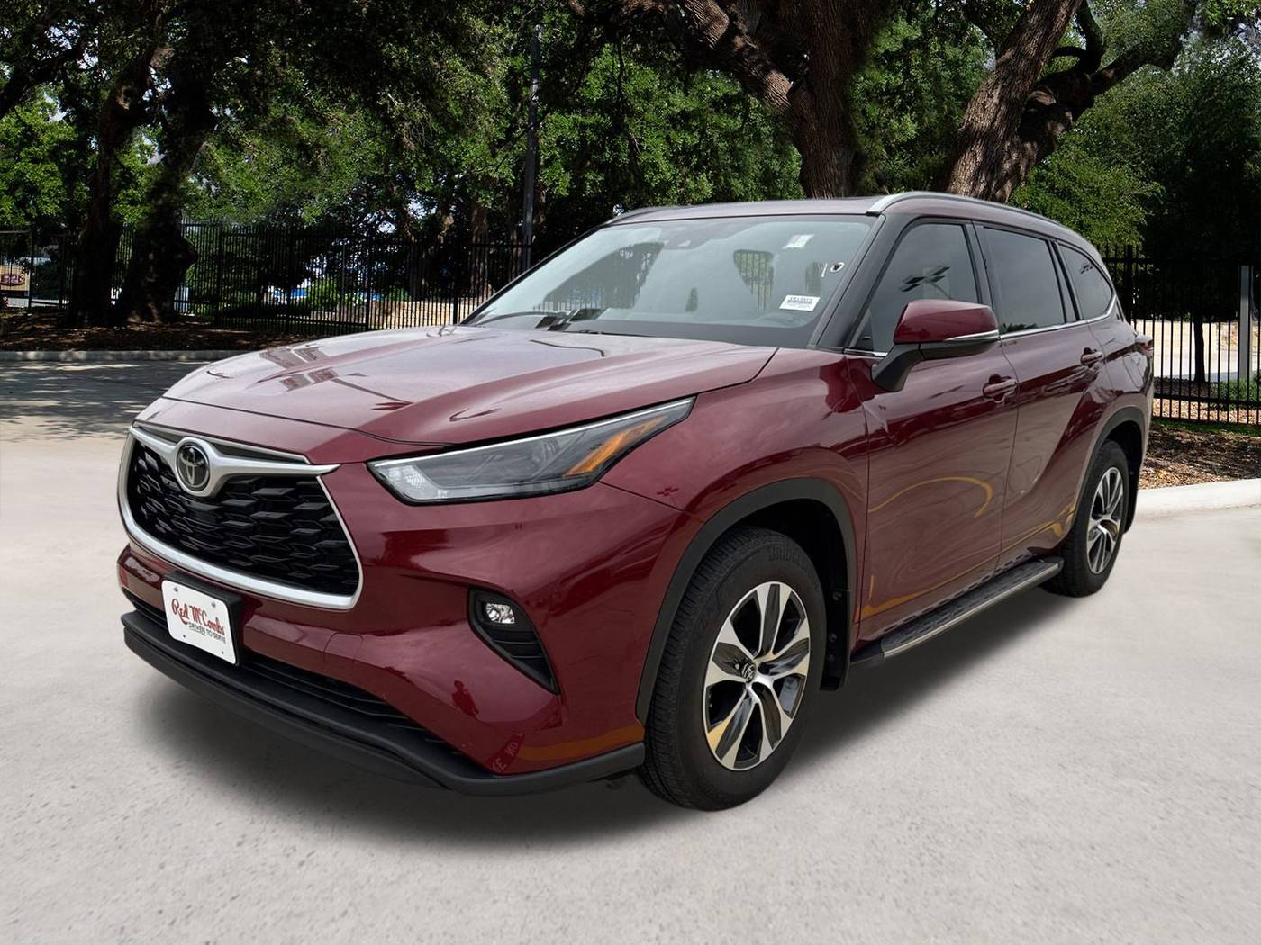 2022 Toyota Highlander XLE — SUV — 9,427 mi — San Antonio, TX