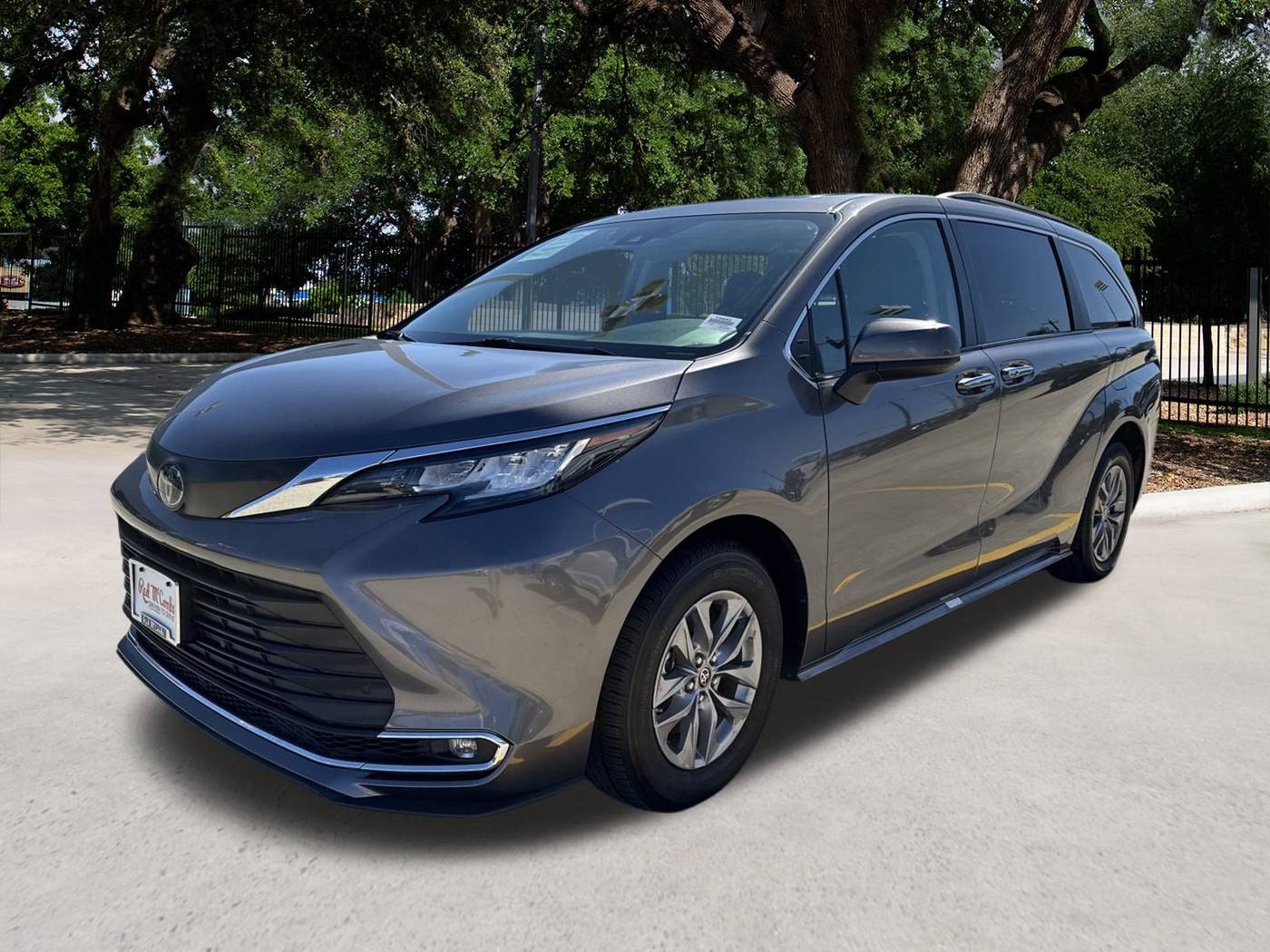 2023 Toyota Sienna XLE — Minivan — 56,546 mi — San Antonio, TX