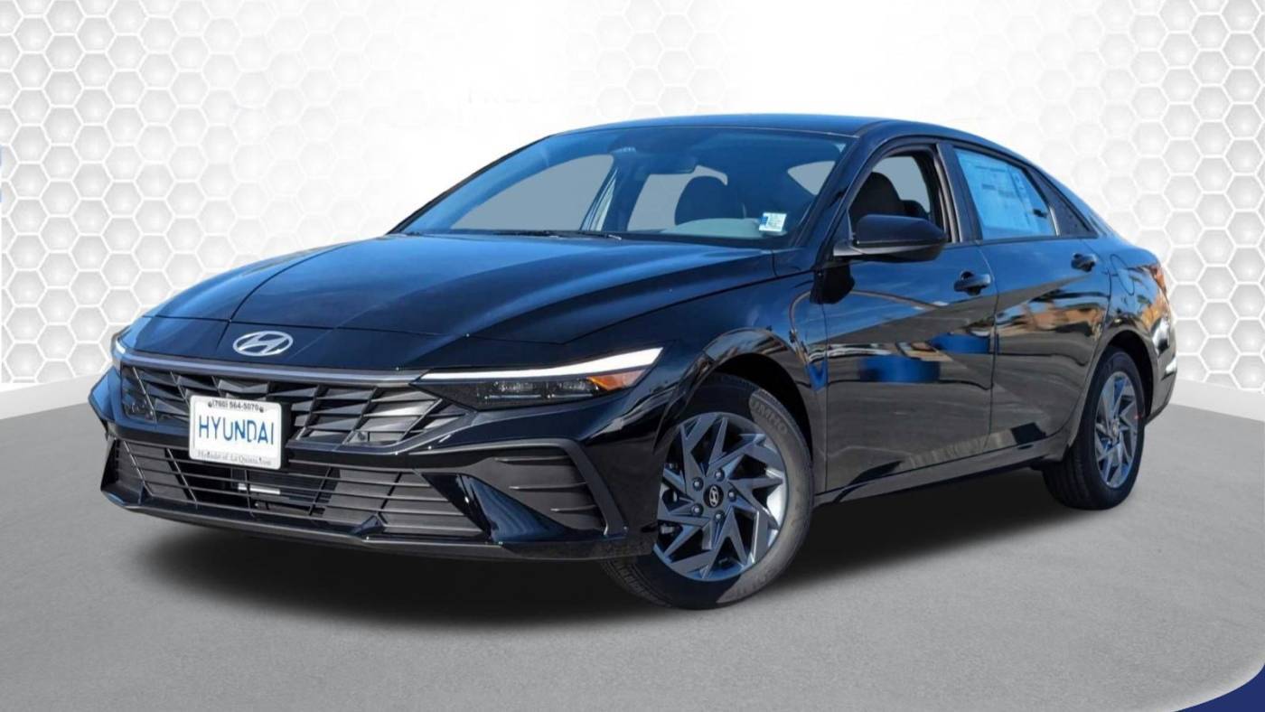 2024 Hyundai Elantra SEL — Sedan — 3,165 mi — La Quinta, CA