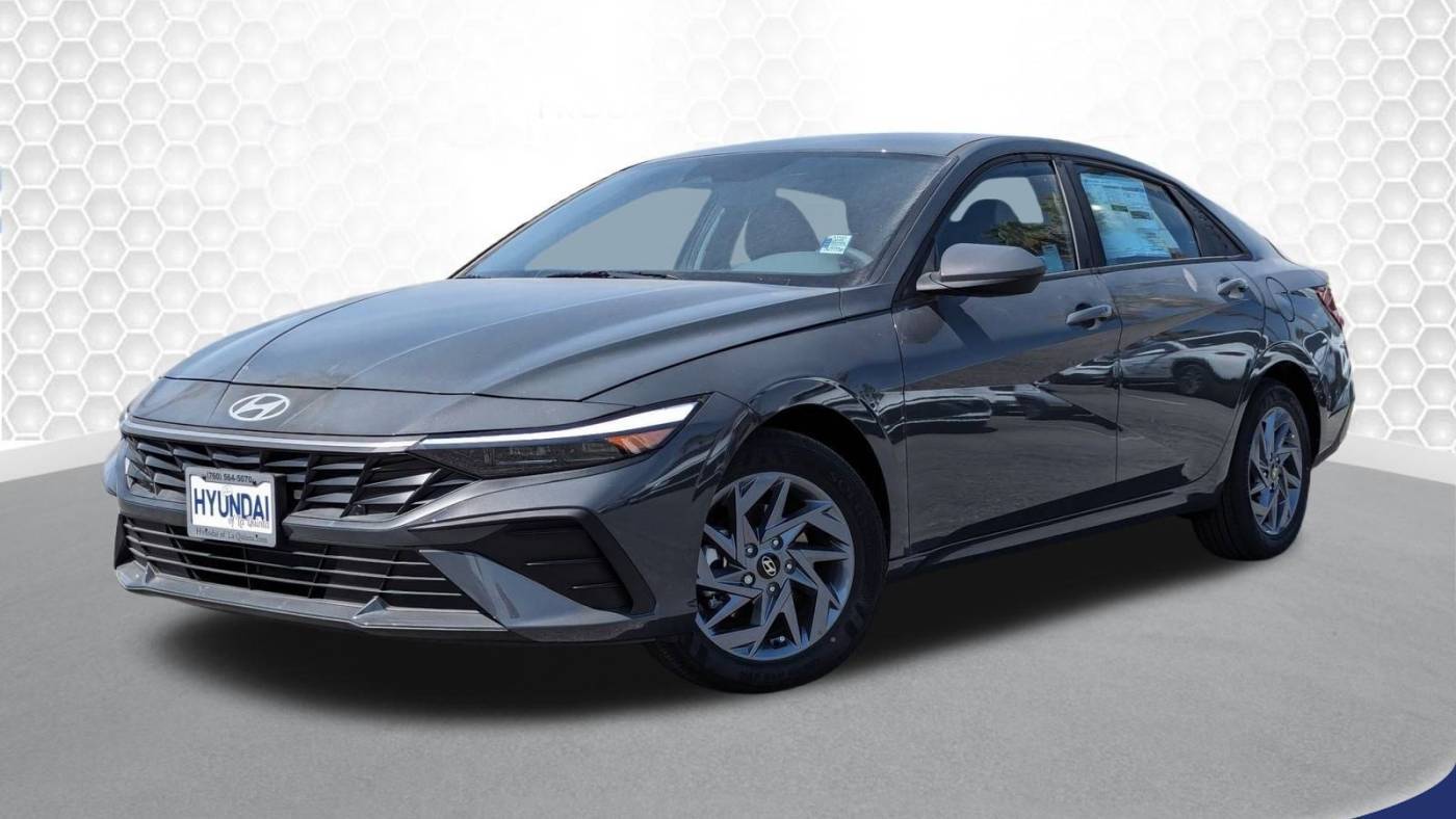 2024 Hyundai Elantra SEL — Sedan — 4,548 mi — La Quinta, CA