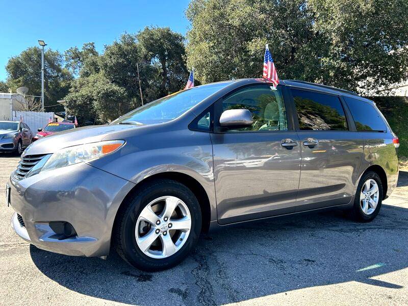 2014 Toyota Sienna LE — Minivan — 90,672 mi — Newhall, CA