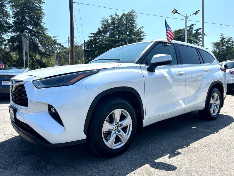 2022 Toyota Highlander XLE — SUV — 28,574 mi — Newhall, CA