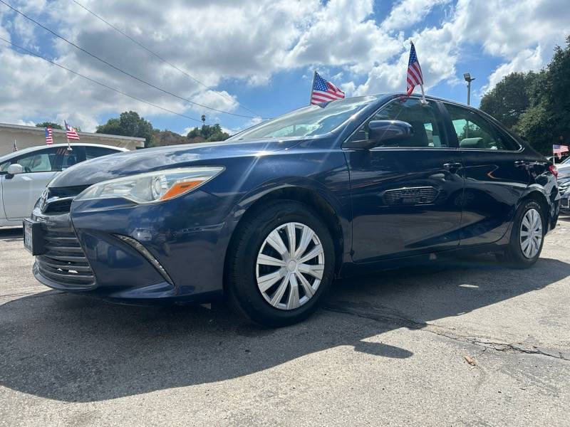 2017 Toyota Camry SE — Sedan — 62,038 mi — Newhall, CA