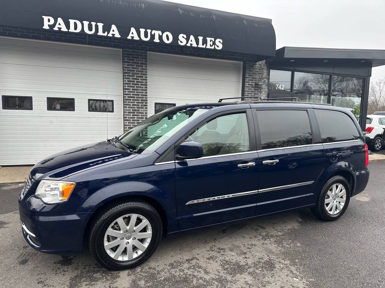 2014 Chrysler Town & Country Touring — Minivan — 88,118 mi — Holbrook, MA