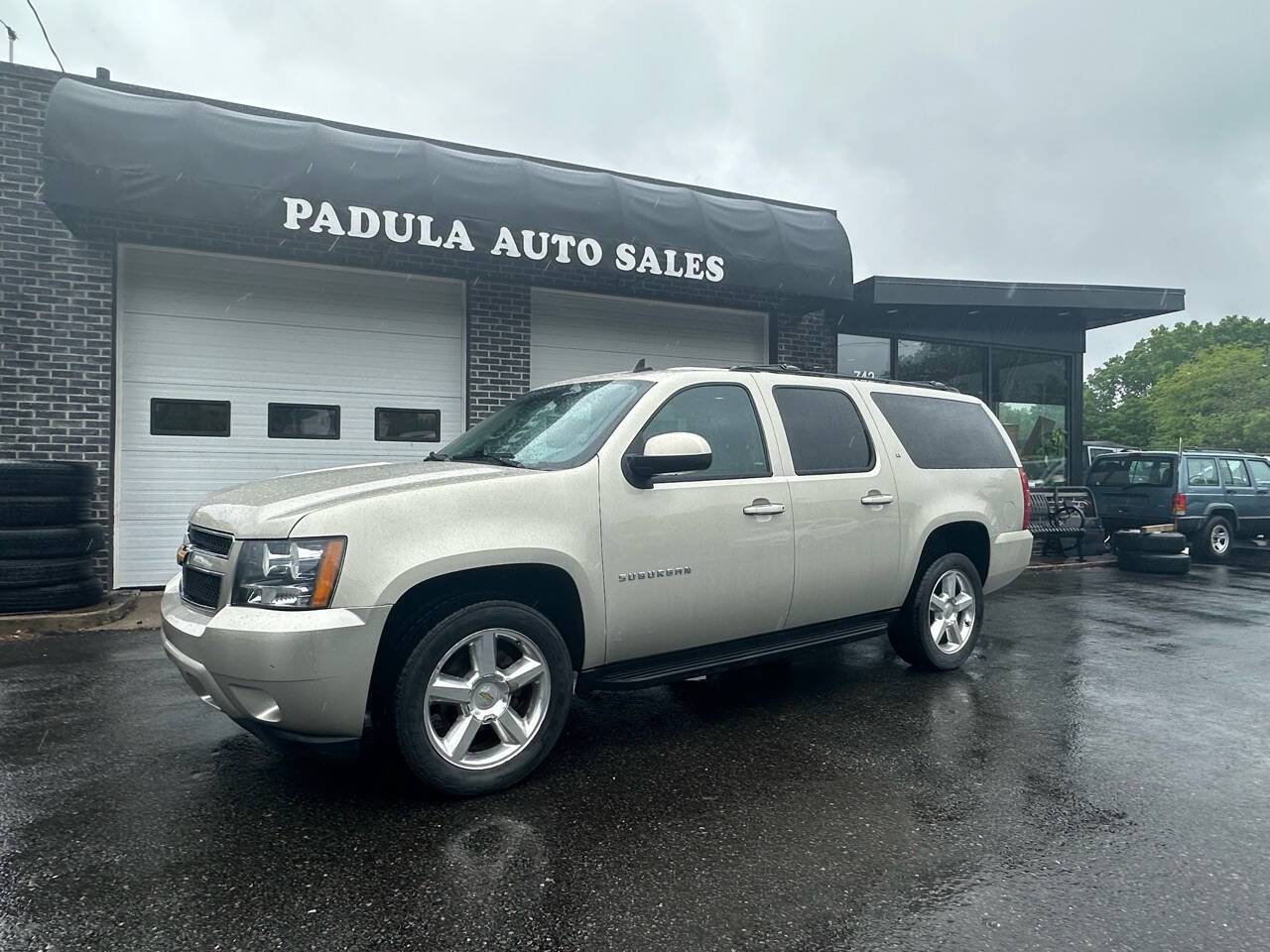 2014 Chevrolet Suburban LT — SUV — 112,358 mi — Holbrook, MA