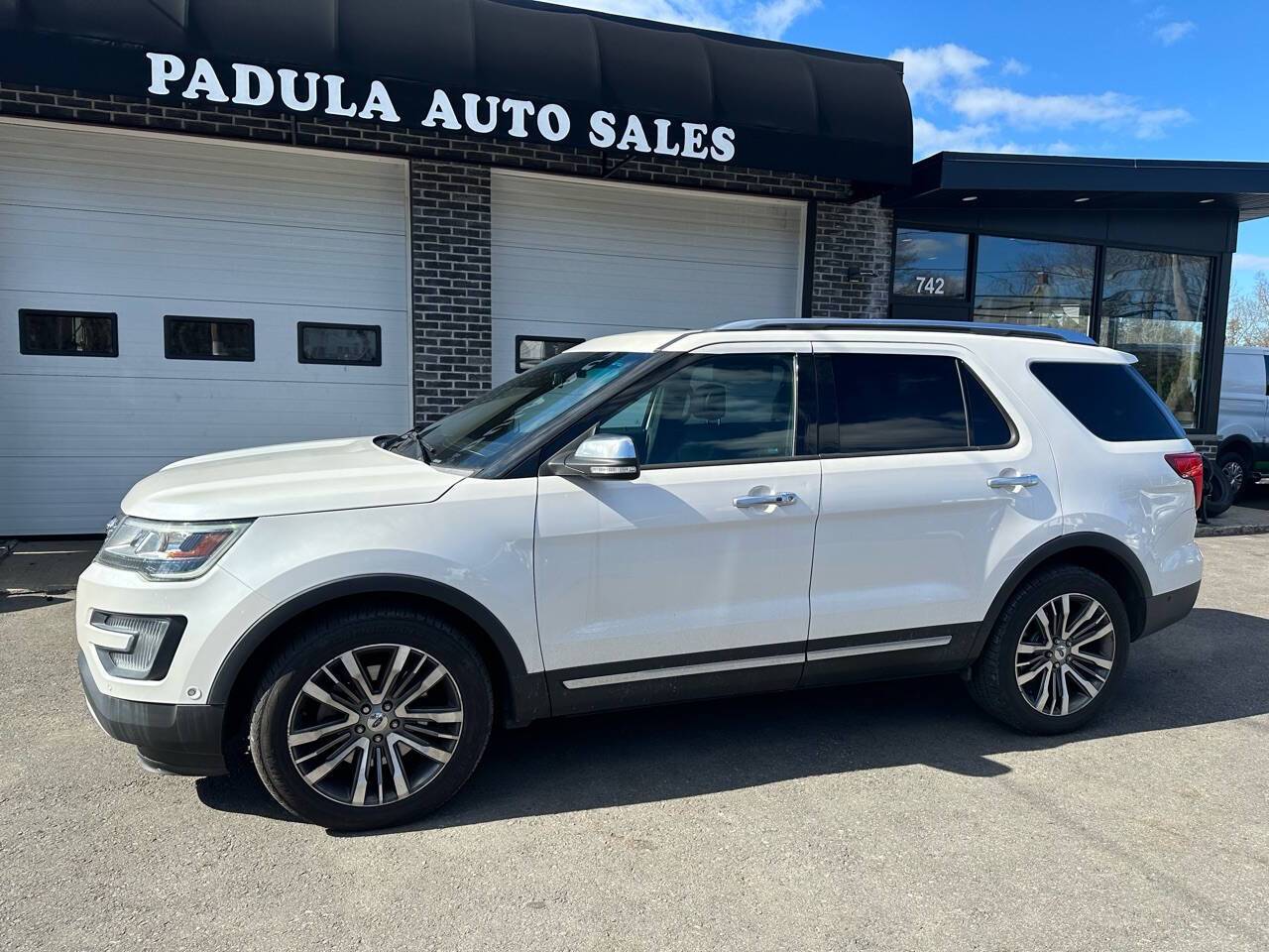 2017 Ford Explorer Platinum — SUV — 76,752 mi — Holbrook, MA