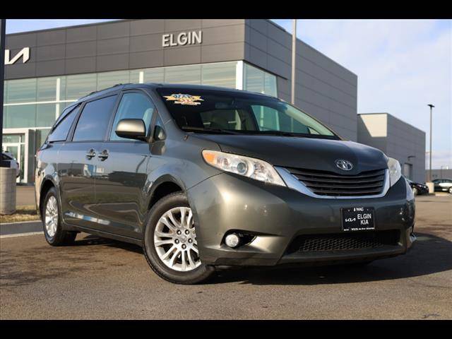 2012 Toyota Sienna XLE — Minivan — 208,131 mi — Elgin, IL
