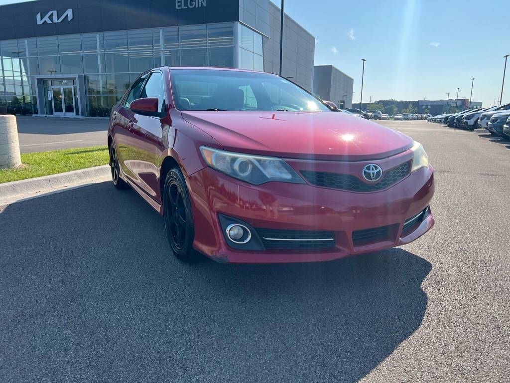 2014 Toyota Camry SE — Sedan — 87,506 mi — Elgin, IL