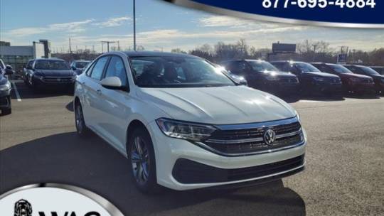 2024 Volkswagen Jetta SE — Sedan — 6,088 mi — Palatine, IL