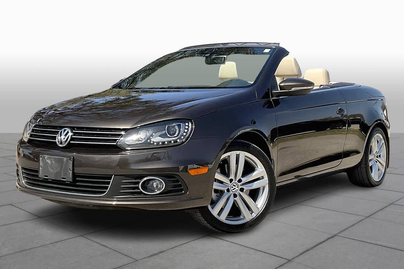 2015 Volkswagen Eos Executive — Convertible — 32,681 mi — Boerne, TX