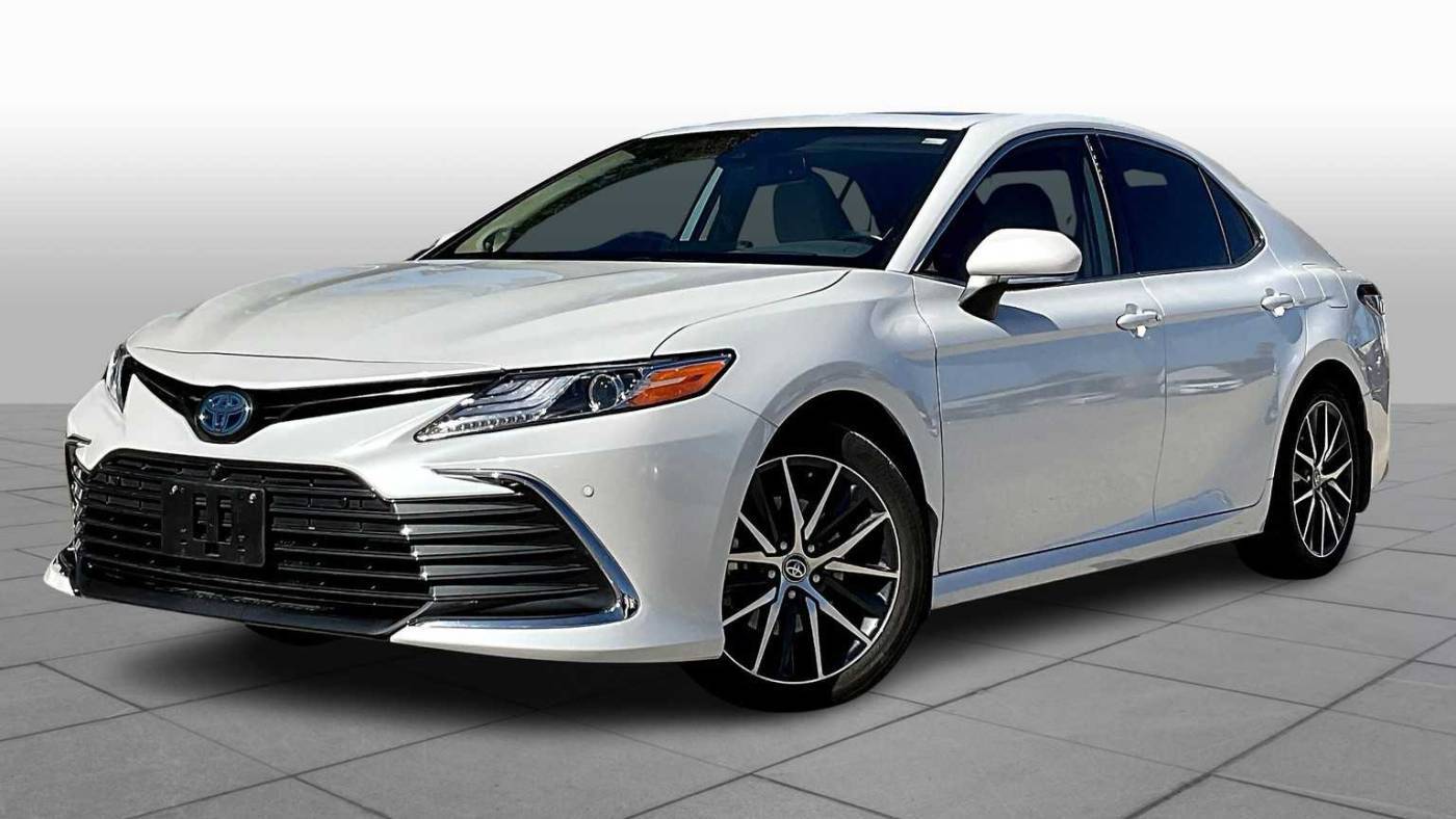 2023 Toyota Camry Hybrid XLE — Sedan — 19,201 mi — Boerne, TX