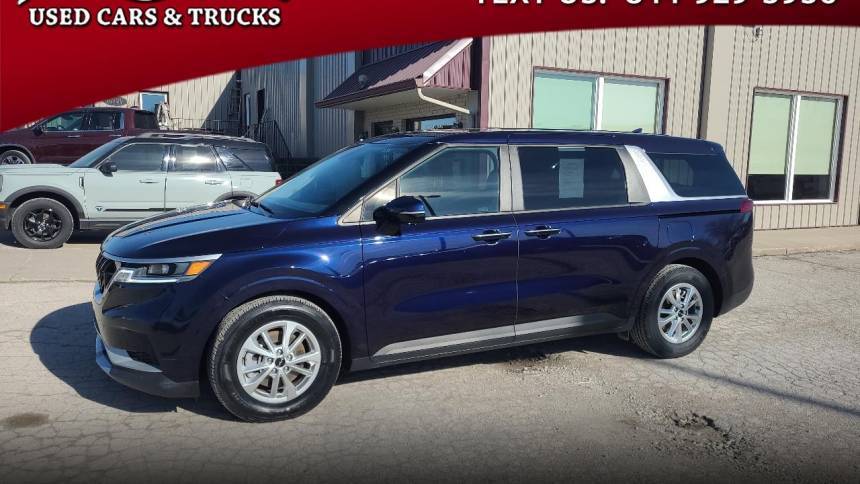 2023 Kia Carnival LXS — Minivan — 52,176 mi — Kalona, IA