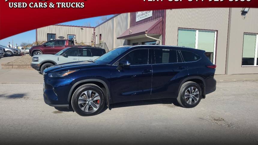 2022 Toyota Highlander XLE — SUV — 32,713 mi — Kalona, IA