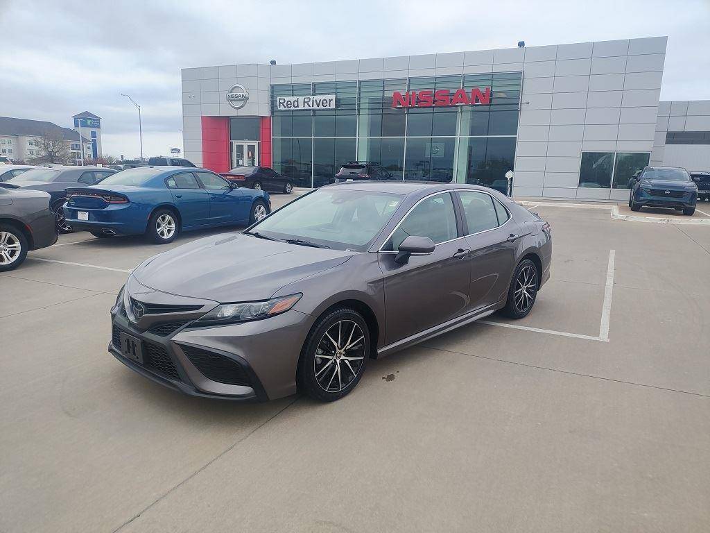 2022 Toyota Camry SE — Sedan — 65,960 mi — Ardmore, OK