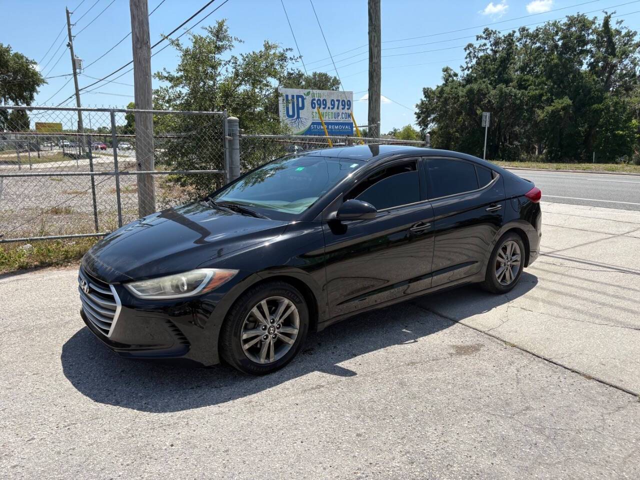 2017 Hyundai Elantra SE — Sedan — 153,186 mi — Land O' Lakes, FL