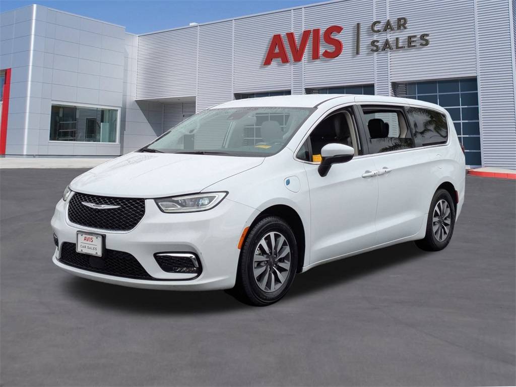 2023 Chrysler Pacifica Hybrid Touring L — Minivan — 69,476 mi — Vista, CA
