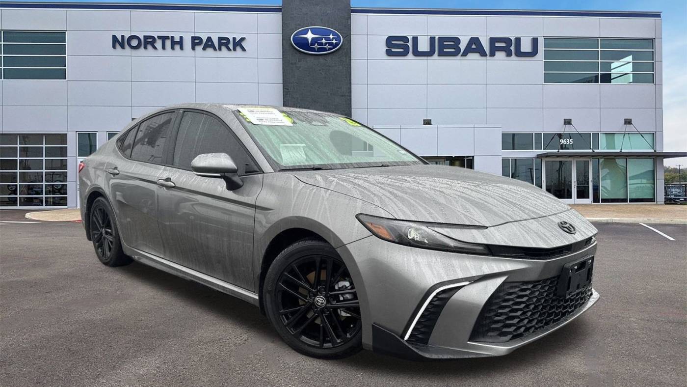 2025 Toyota Camry LE — Sedan — 1,820 mi — San Antonio, TX