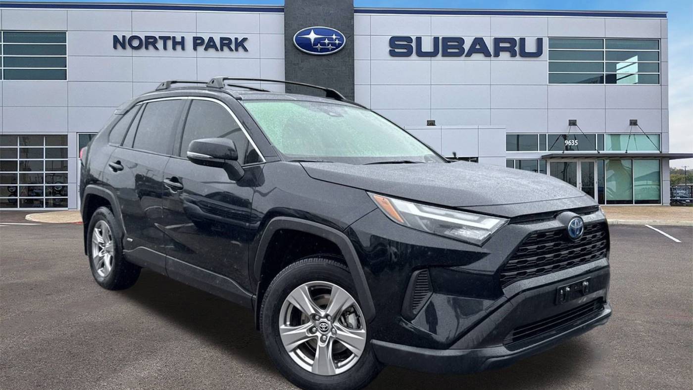 2023 Toyota RAV4 Hybrid XLE — SUV — 31,100 mi — San Antonio, TX