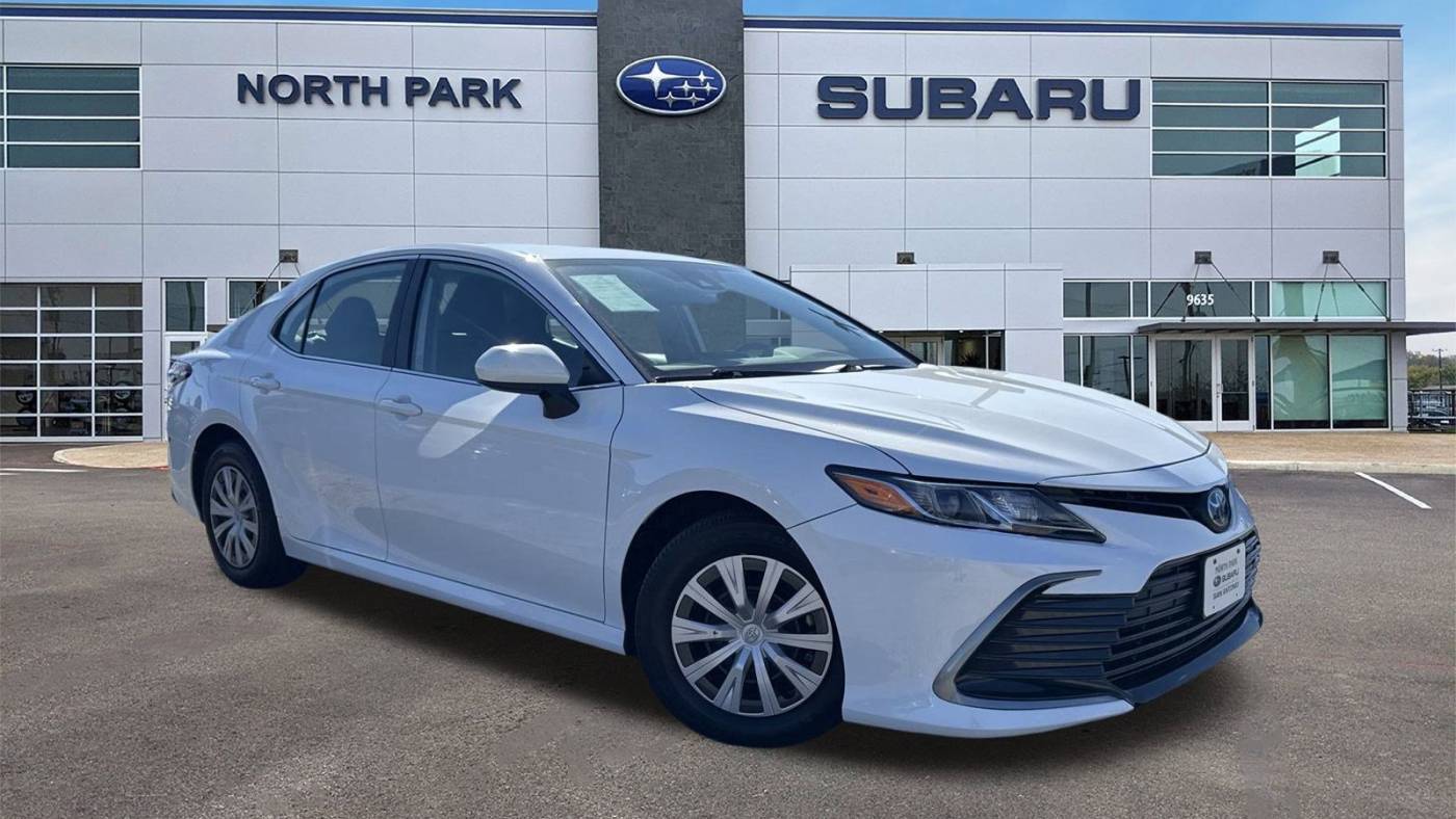 2022 Toyota Camry Hybrid LE — Sedan — 28,420 mi — San Antonio, TX