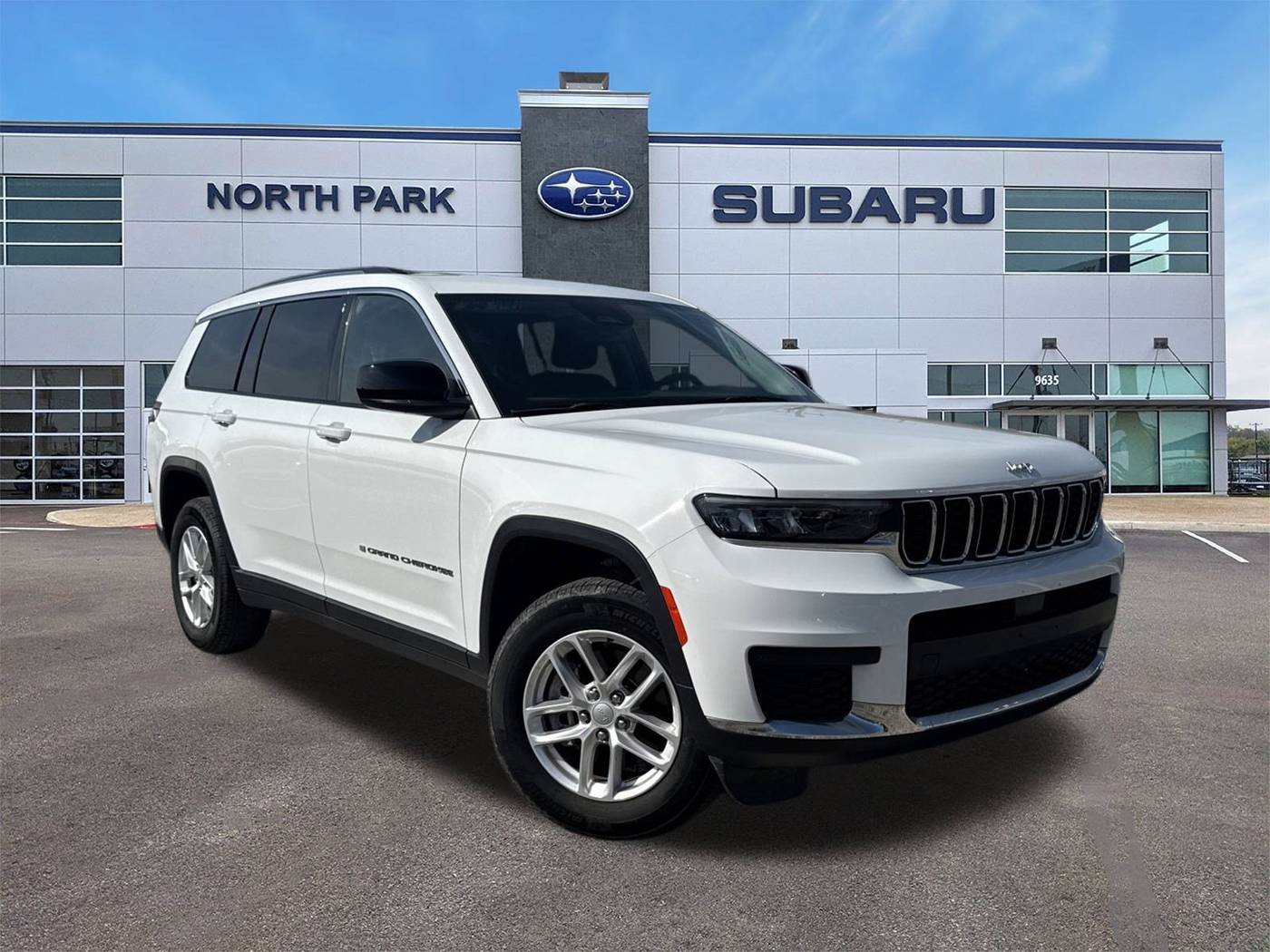 2023 Jeep Grand Cherokee Laredo — SUV — 18,975 mi — San Antonio, TX