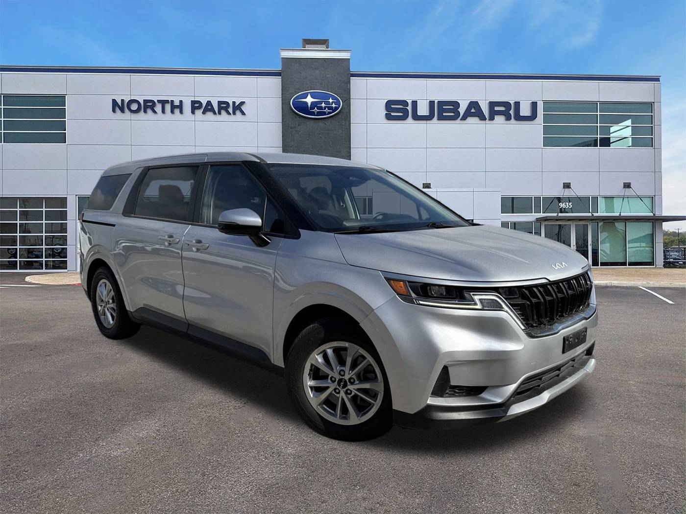 2022 Kia Carnival LX — Minivan — 67,321 mi — San Antonio, TX