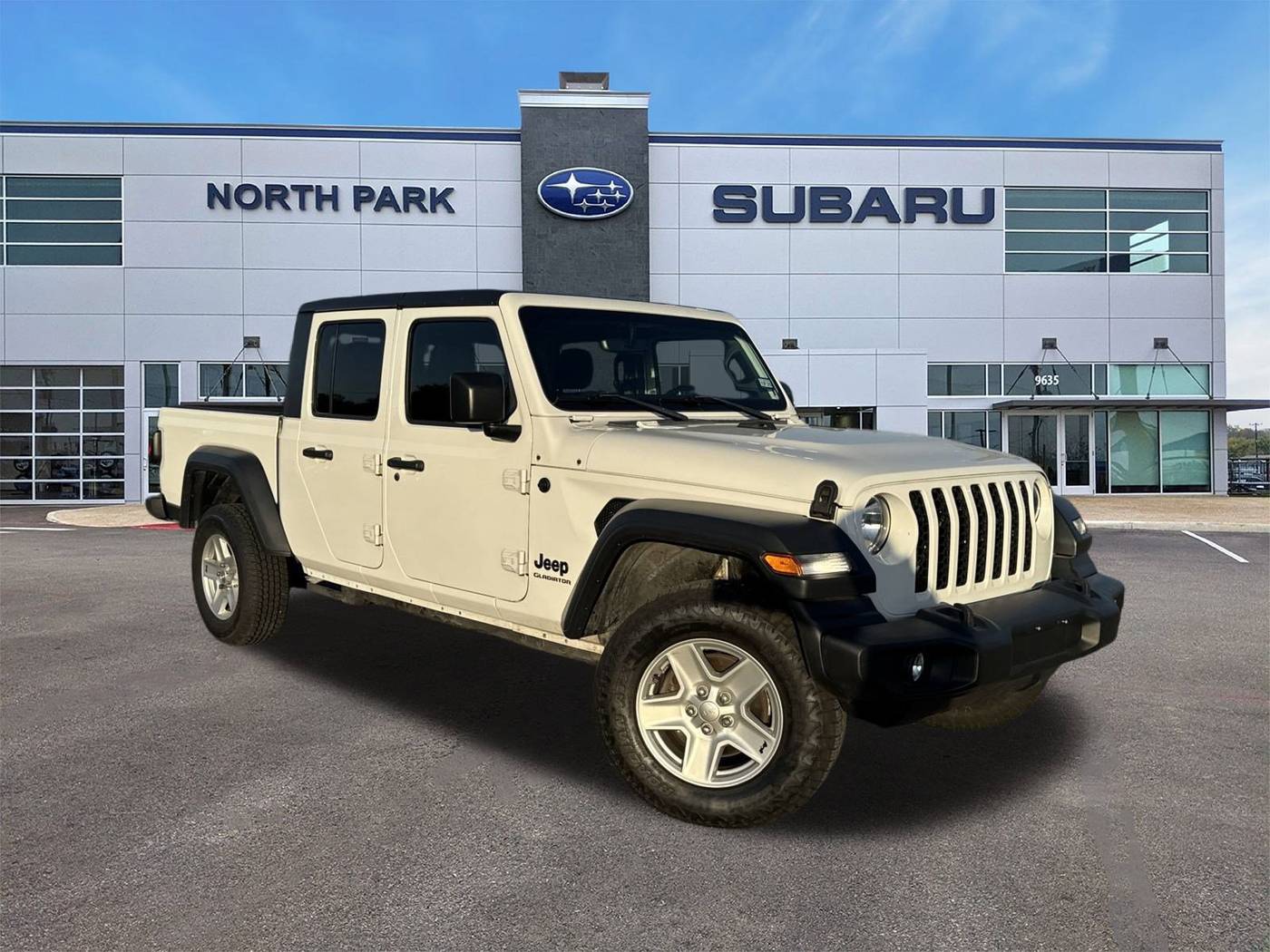 2020 Jeep Gladiator Sport S — Pickup Truck — 33,917 mi — San Antonio, TX