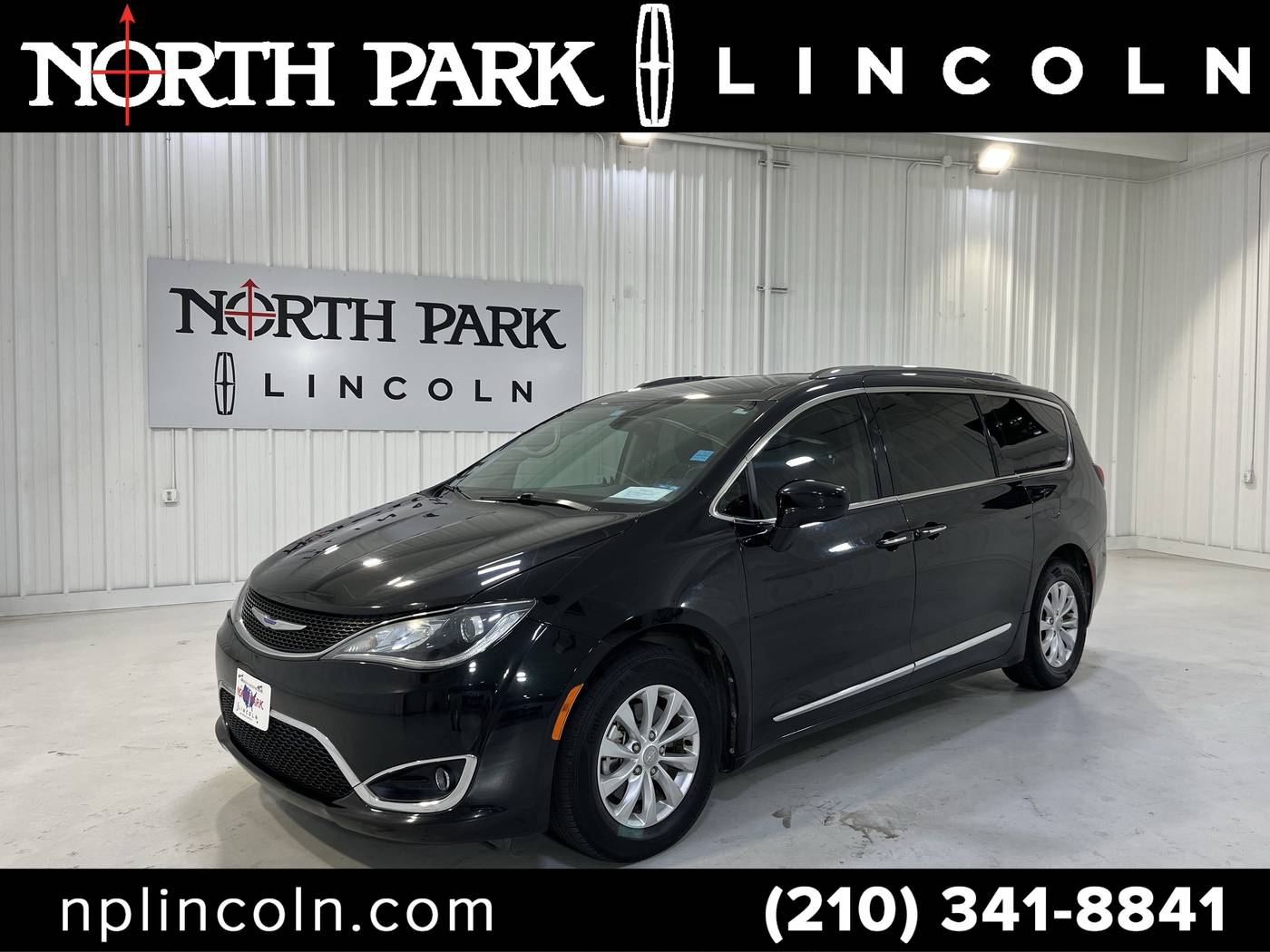 2019 Chrysler Pacifica Touring L — Minivan — 81,594 mi — San Antonio, TX