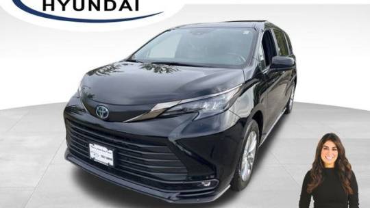 2022 Toyota Sienna XLE Woodland Edition — Minivan — 43,970 mi — Northampton, MA