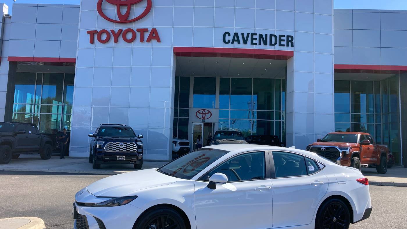 2025 Toyota Camry SE — Sedan — 207 mi — San Antonio, TX
