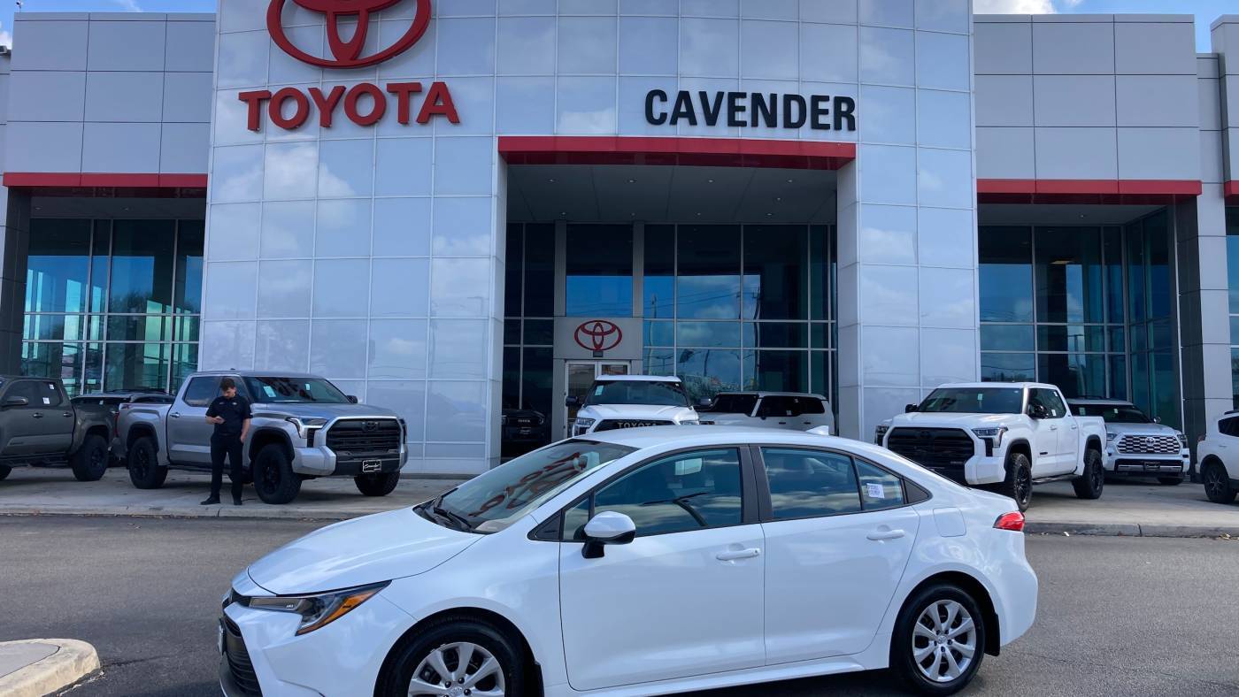 2025 Toyota Corolla LE — Sedan — 207 mi — San Antonio, TX