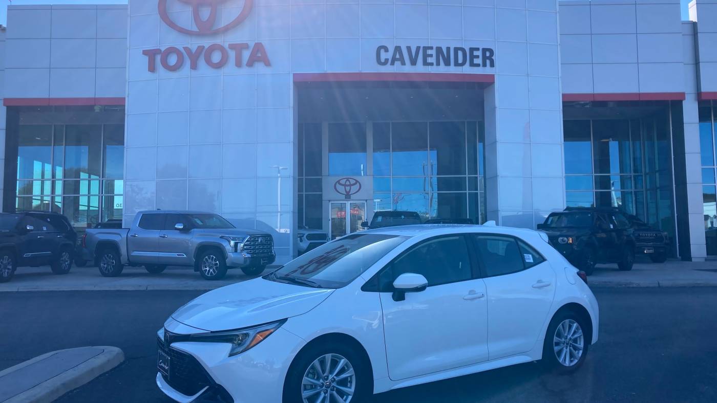 2024 Toyota Corolla Hatchback SE — Hatchback — 33,137 mi — San Antonio, TX
