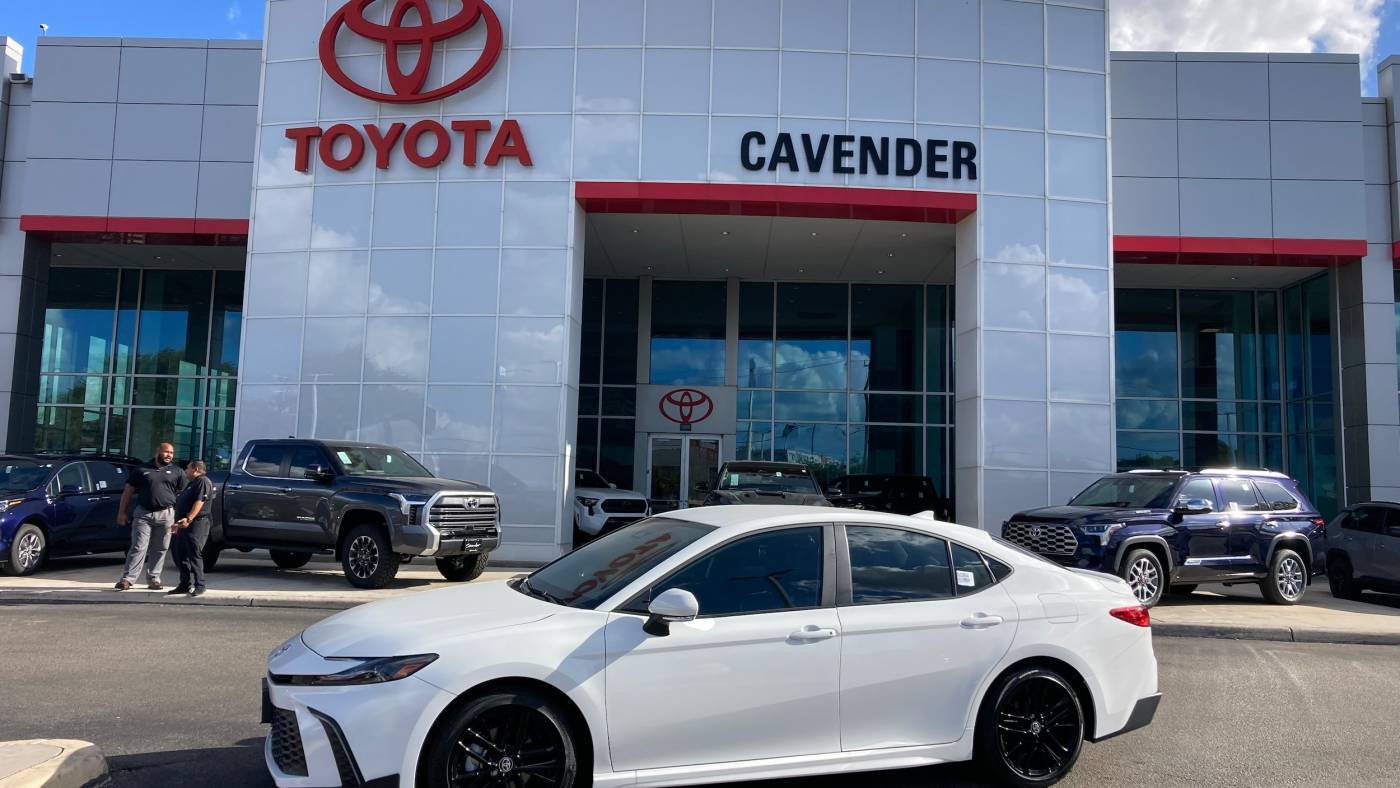 2025 Toyota Camry SE — Sedan — 207 mi — San Antonio, TX