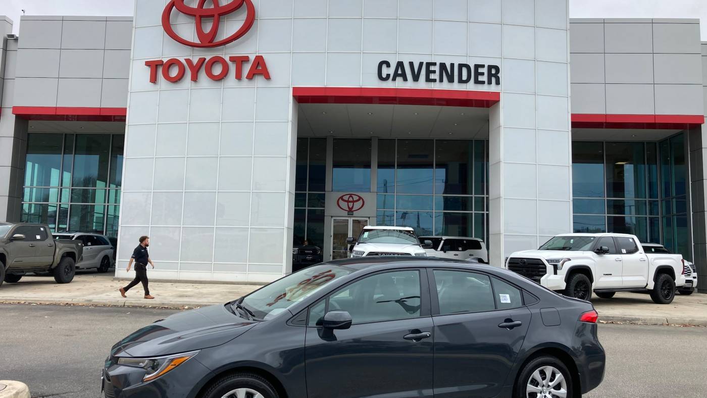 2025 Toyota Corolla LE — Sedan — 207 mi — San Antonio, TX