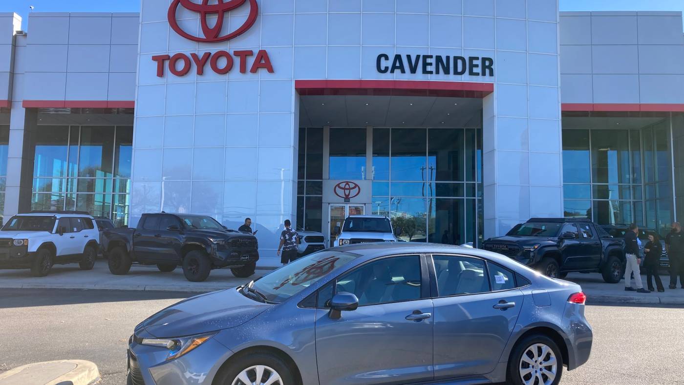 2025 Toyota Corolla LE — Sedan — 207 mi — San Antonio, TX