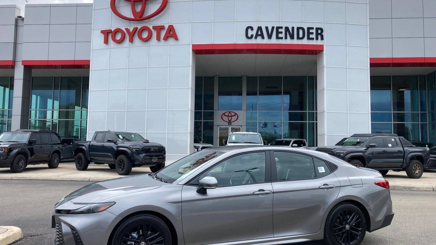 2025 Toyota Camry SE — Sedan — 207 mi — San Antonio, TX