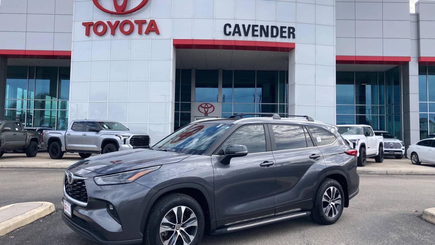 2023 Toyota Highlander XLE — SUV — 32,262 mi — San Antonio, TX