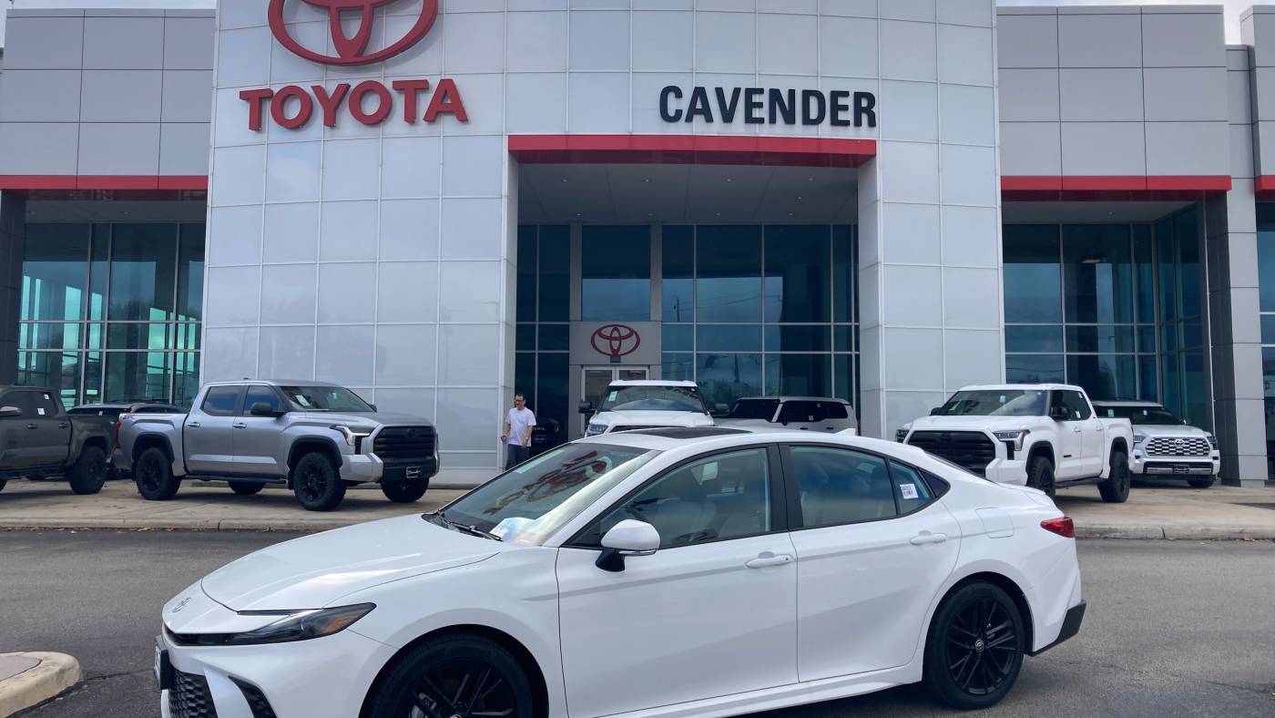2025 Toyota Camry SE — Sedan — 207 mi — San Antonio, TX