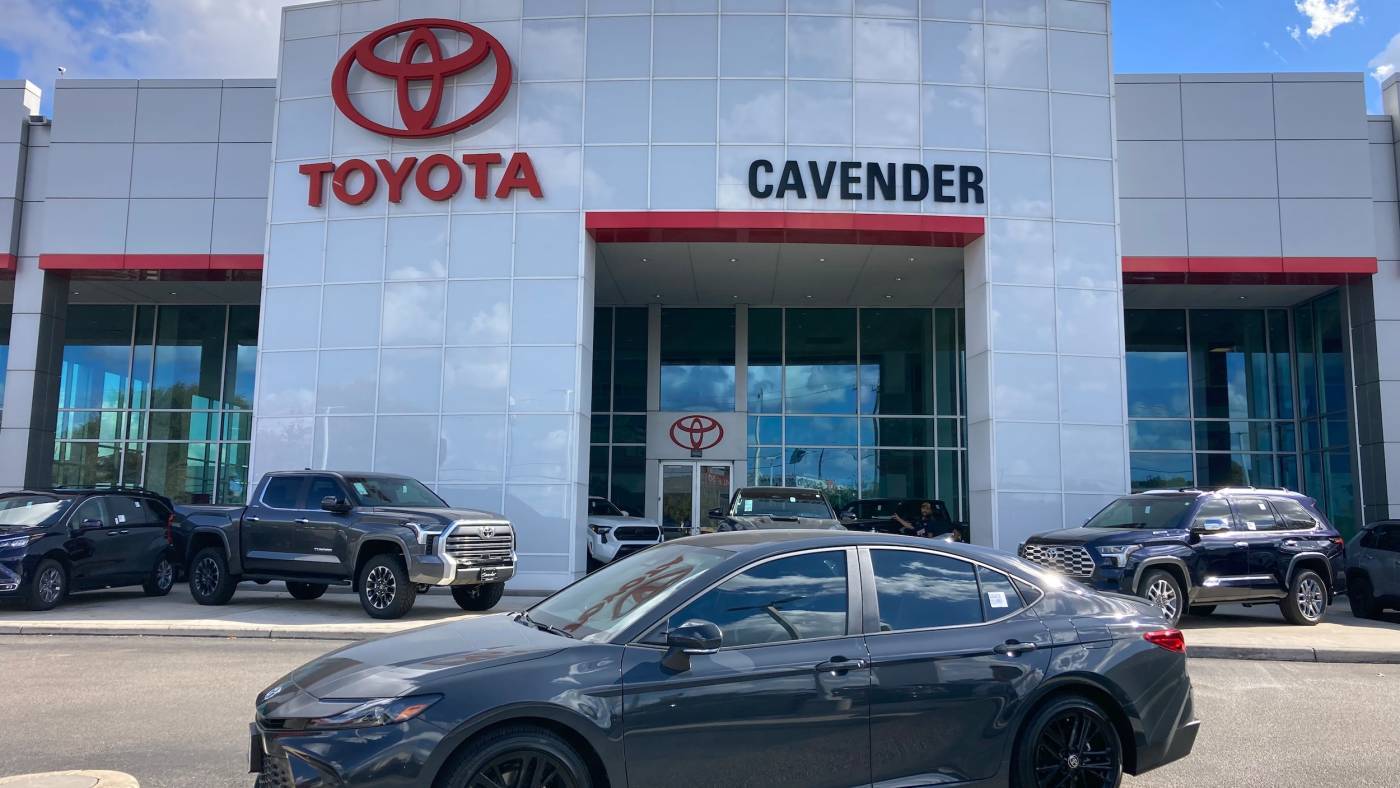 2025 Toyota Camry SE — Sedan — 207 mi — San Antonio, TX