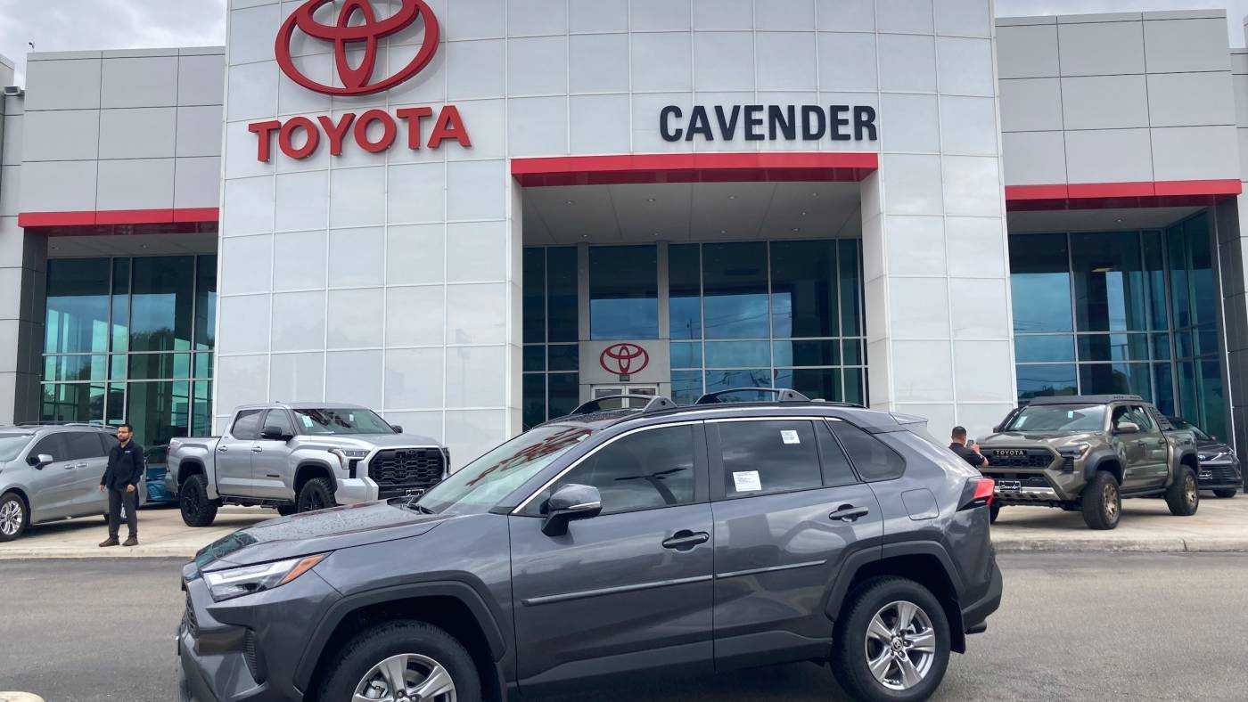 2024 Toyota RAV4 XLE — SUV — 27,107 mi — San Antonio, TX