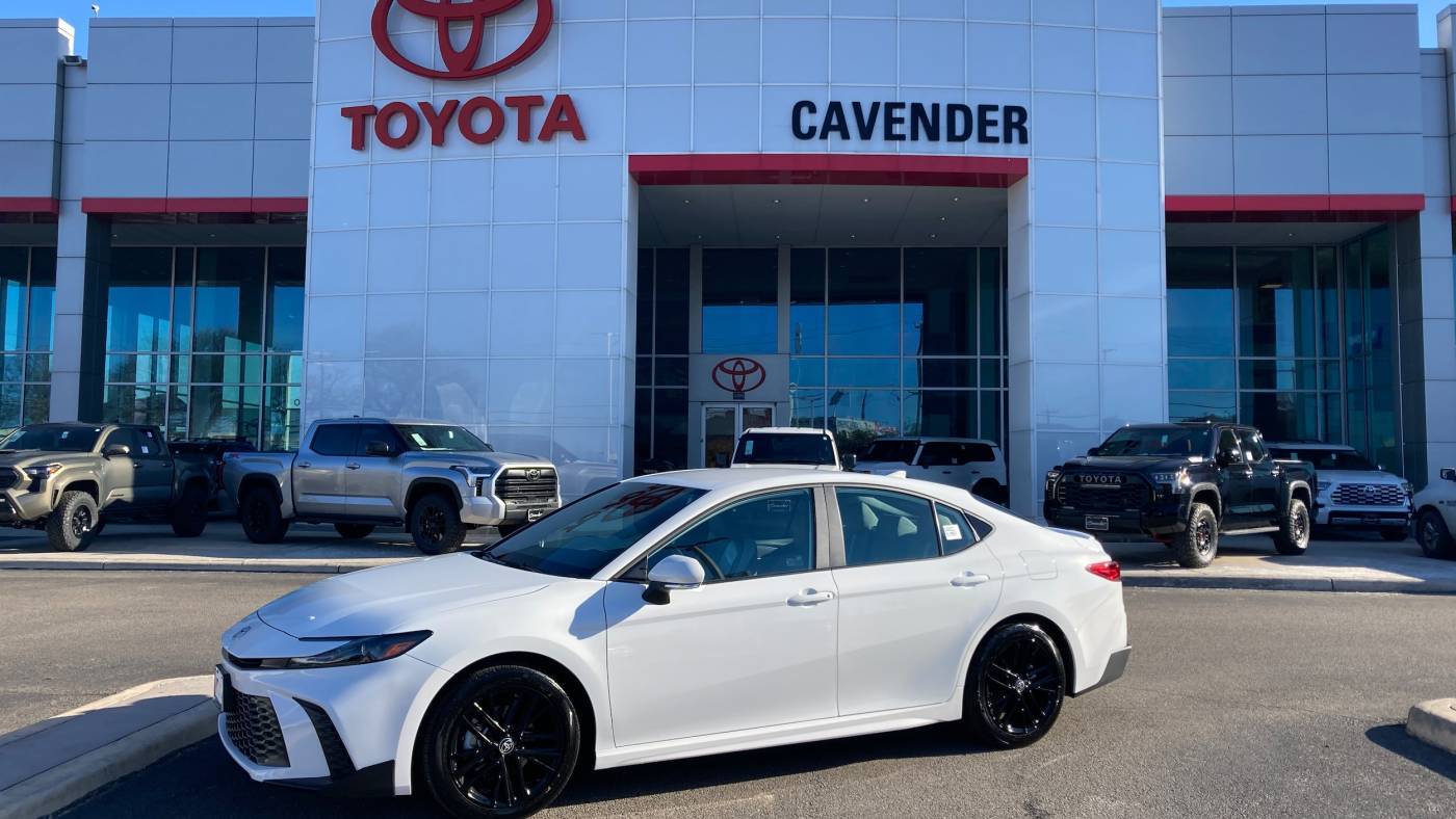 2025 Toyota Camry LE — Sedan — 207 mi — San Antonio, TX