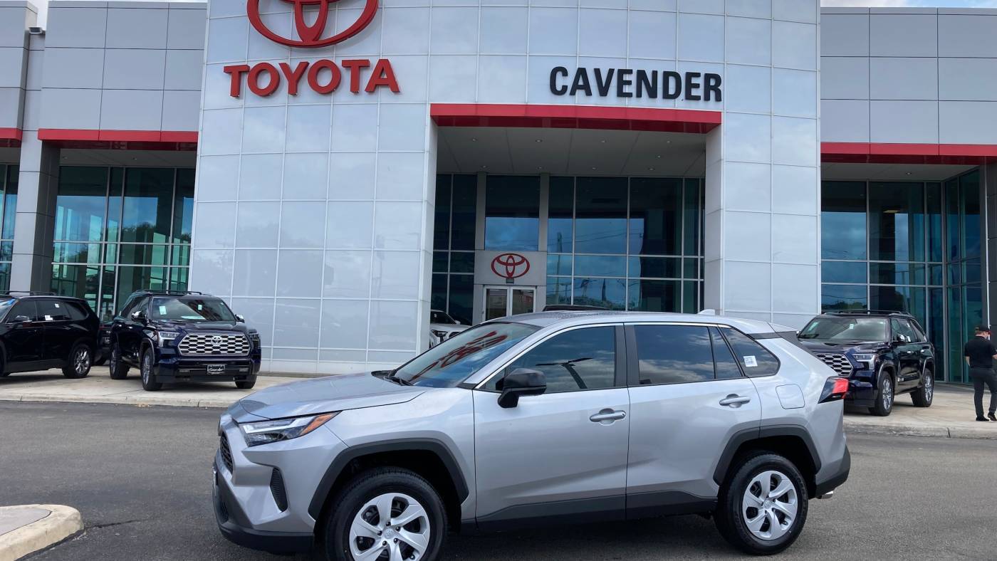 2024 Toyota RAV4 LE — SUV — 207 mi — San Antonio, TX
