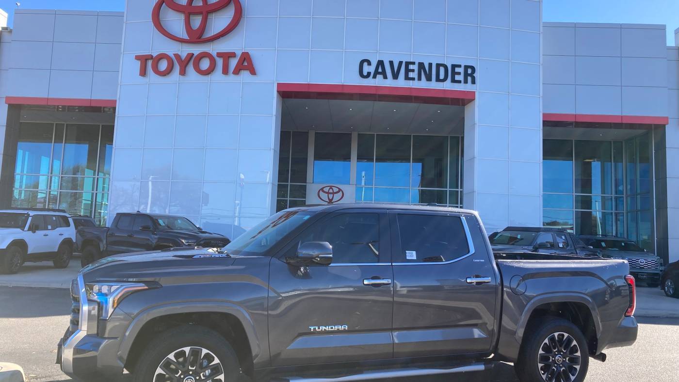 2024 Toyota Tundra Hybrid Limited — Pickup Truck — 904 mi — San Antonio, TX