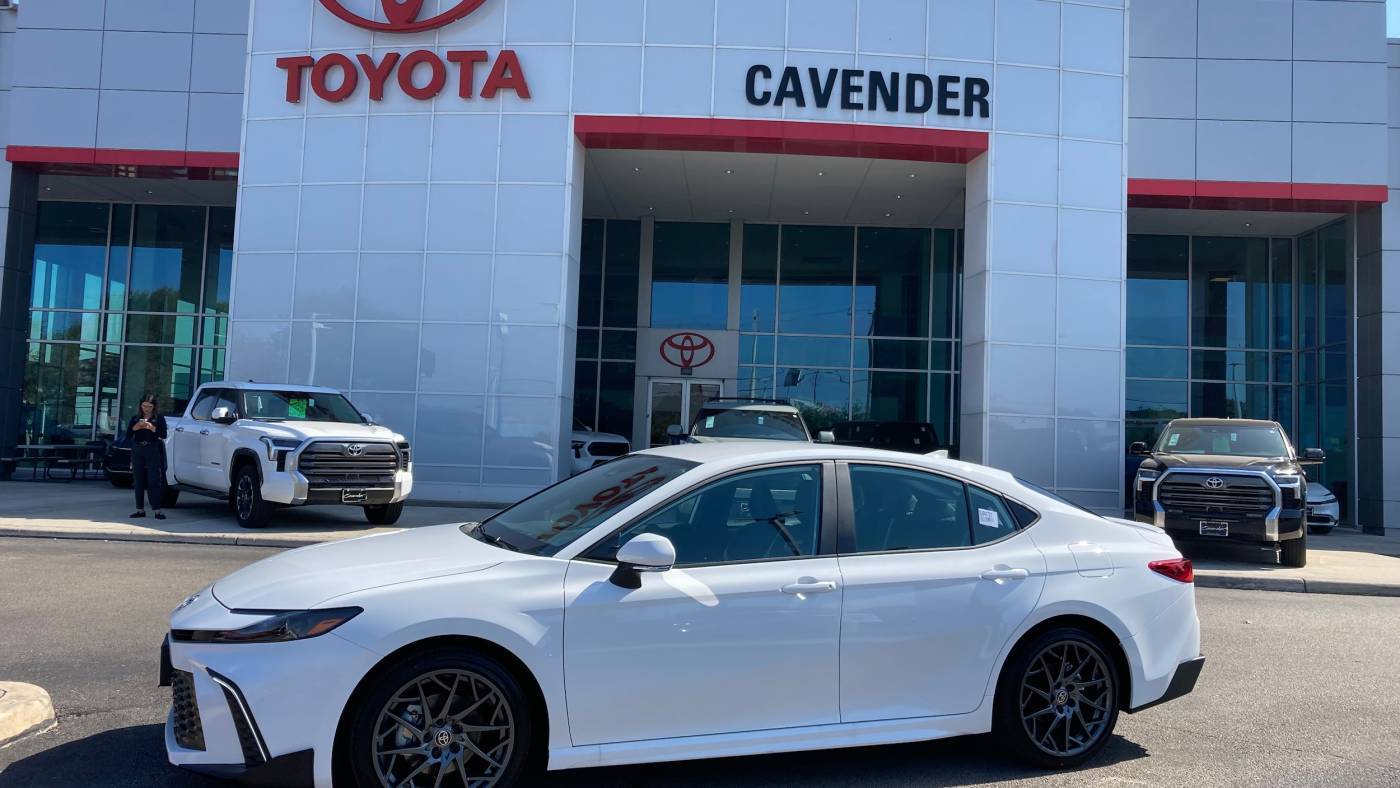 2025 Toyota Camry SE — Sedan — 207 mi — San Antonio, TX