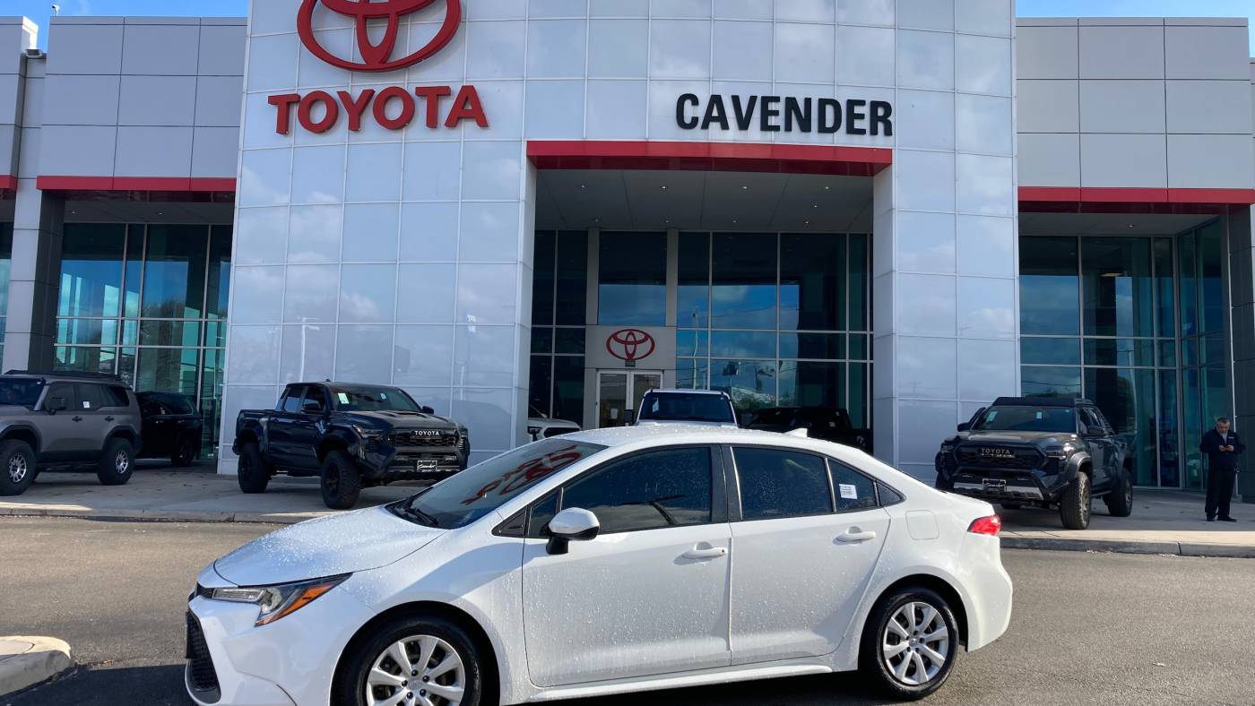 2021 Toyota Corolla LE — Sedan — 59,700 mi — San Antonio, TX