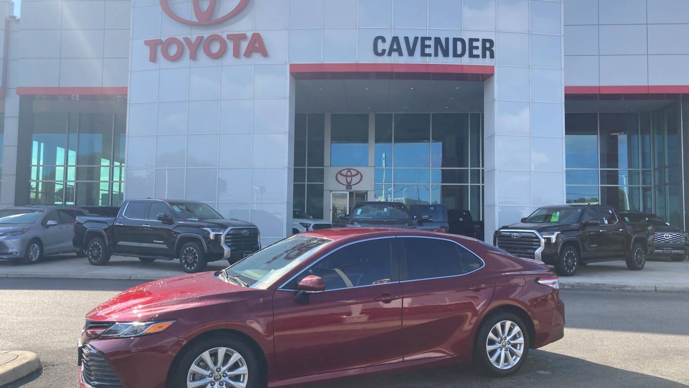 2020 Toyota Camry LE — Sedan — 32,350 mi — San Antonio, TX