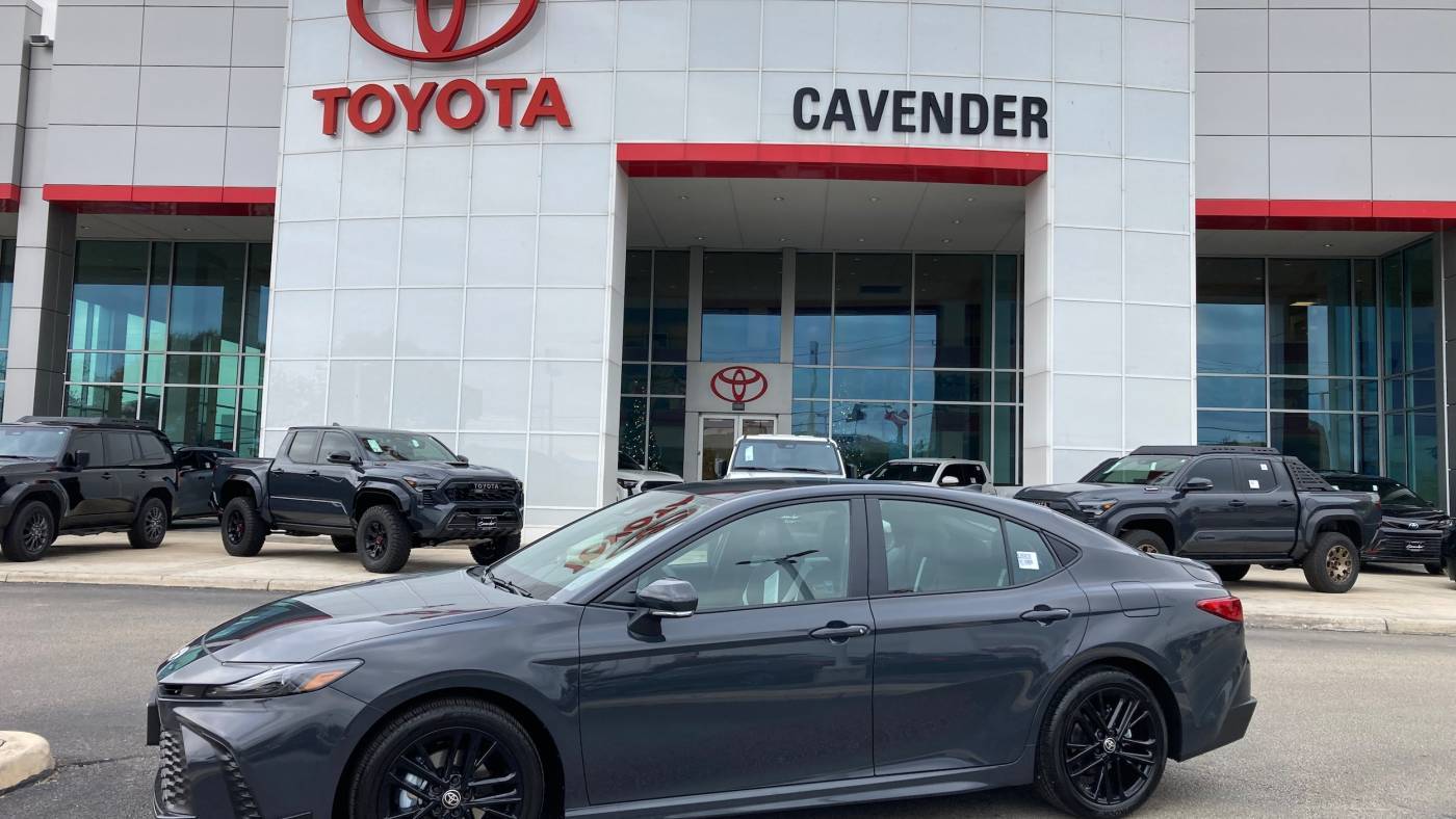2025 Toyota Camry SE — Sedan — 207 mi — San Antonio, TX