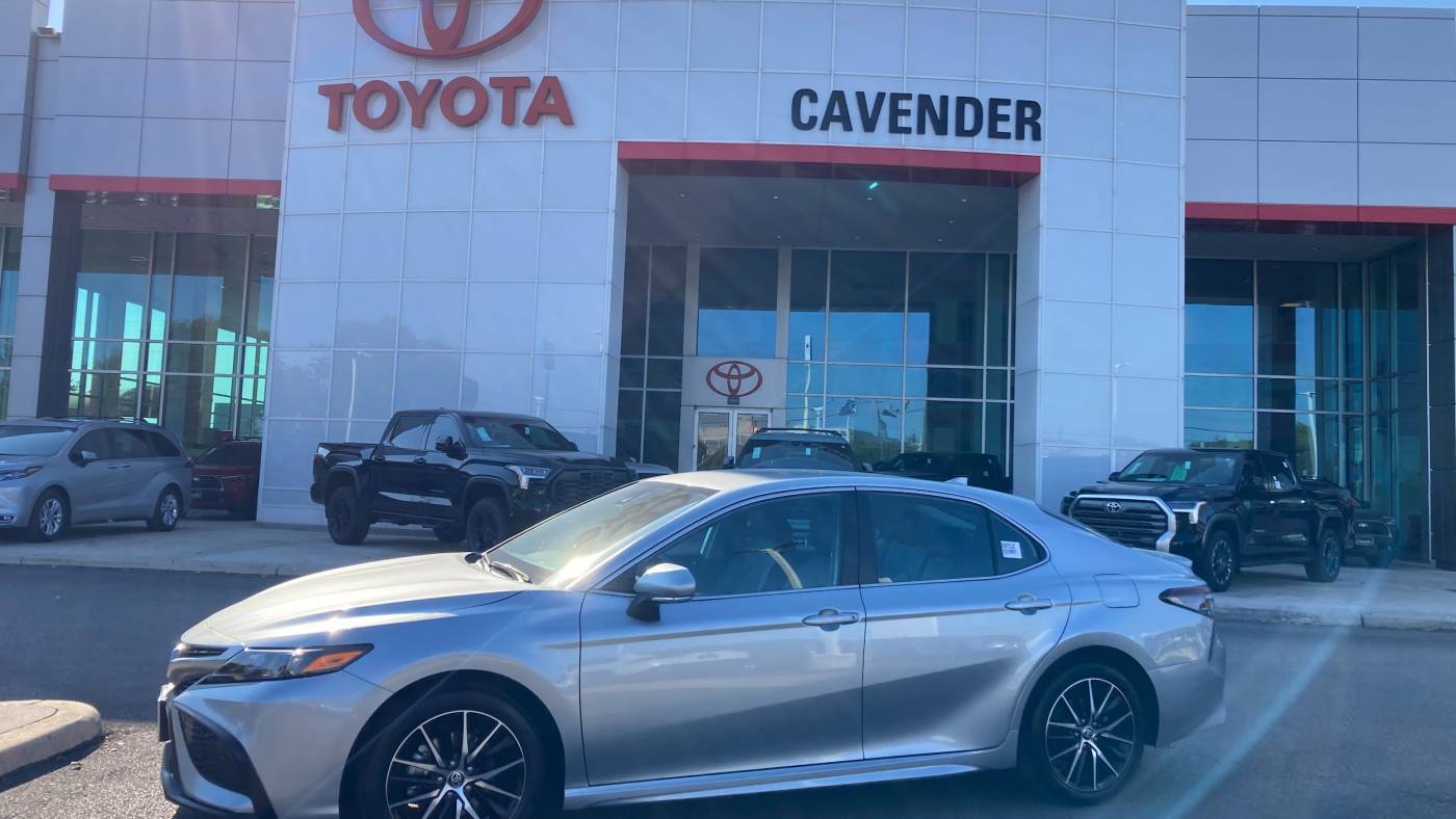 2024 Toyota Camry SE — Sedan — 31,960 mi — San Antonio, TX