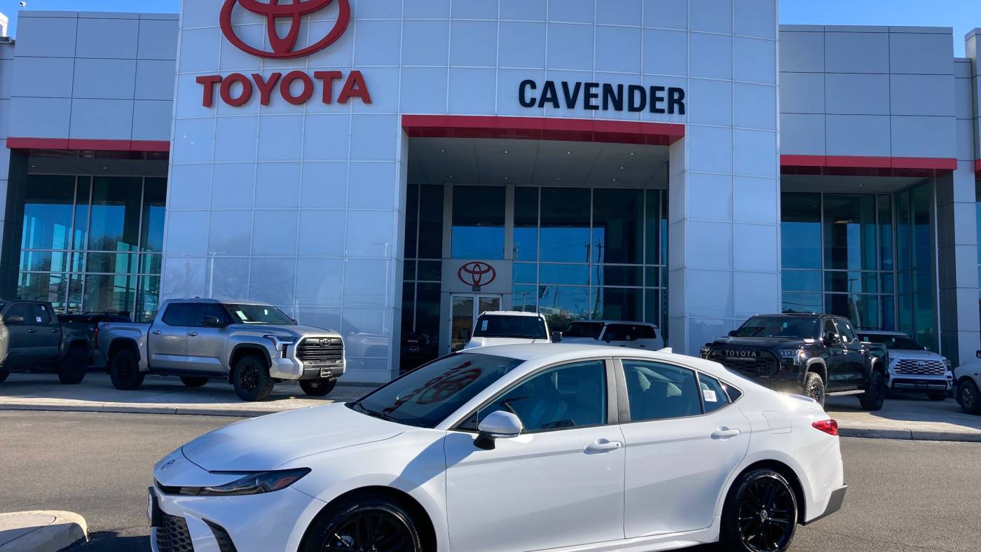 2025 Toyota Camry LE — Sedan — 207 mi — San Antonio, TX