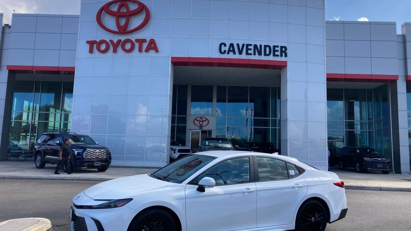 2025 Toyota Camry SE — Sedan — 207 mi — San Antonio, TX