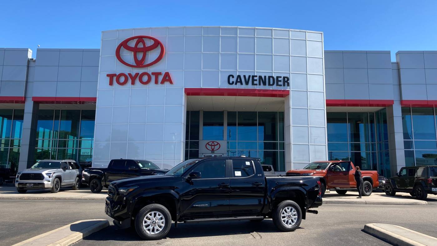 2024 Toyota Tacoma SR5 — Pickup Truck — 25,724 mi — San Antonio, TX